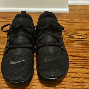 Nike Men's Black Mesh Sneakers